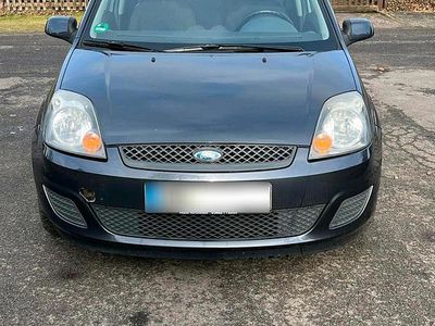 Gebraucht Ford Fiesta 59 PS (43 kW) 2008 Grau Kleinwagen