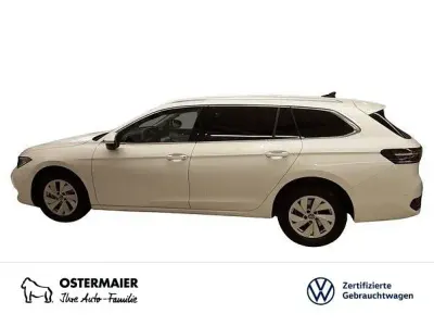 Gebraucht VW Passat Elegance 150 PS (110 kW) 2025 Weiß Kombi