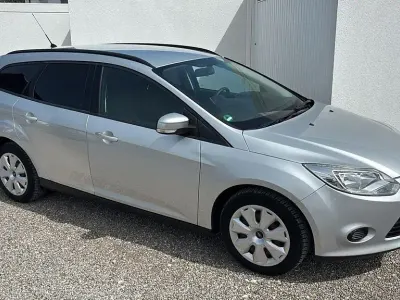 Used Ford Focus 105 HP (77 kW) 2011 Silver Sedan