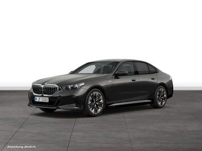 Gebraucht BMW 550e M Sport 489 PS (359 kW) 2025 Grau Limousine