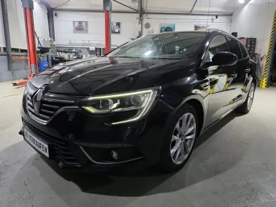 Używany Renault Mégane Intens 132 KM (97 kW) 2017 Czarny Sedan/Limuzyna