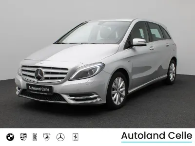 Gebraucht Mercedes B180 109 PS (80 kW) 2012 Polarsilberschwarz Van / Kleinbus