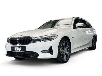 Gebraucht BMW 330e Sport Line 184 PS (135 kW) 2022 Weiß Limousine