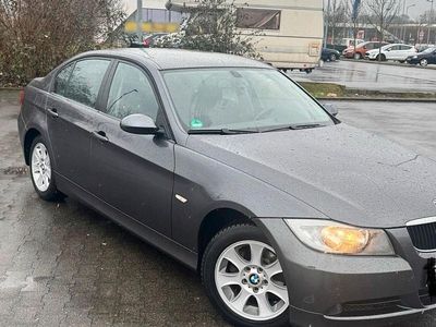 Gebraucht BMW 320 150 PS (110 kW) 2006 Grau Limousine