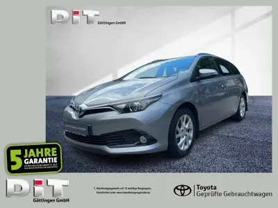 Gebraucht Toyota Auris Hybrid Basis 136 PS (100 kW) 2016 Titansilber mica metallic Kombi