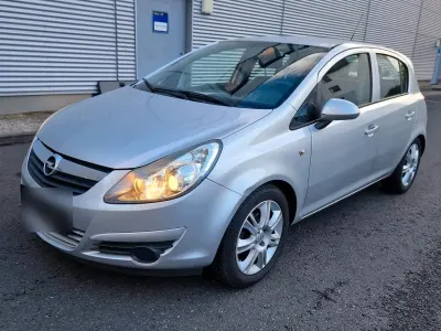Gebraucht Opel Corsa 86 PS (63 kW) 2009 Silber Kleinwagen