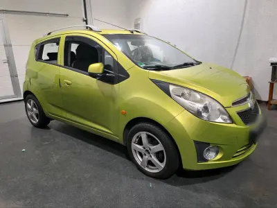Gebraucht Chevrolet Spark 82 PS (60 kW) 2010 Grün Kleinwagen