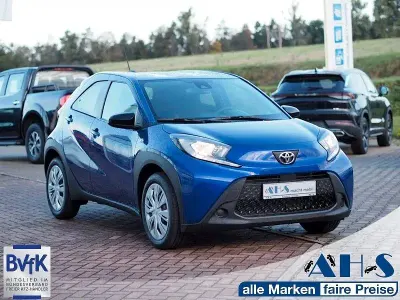 Usata Toyota Aygo Business Edition 72 CV (52 kW) 2024 Blu Utilitaria
