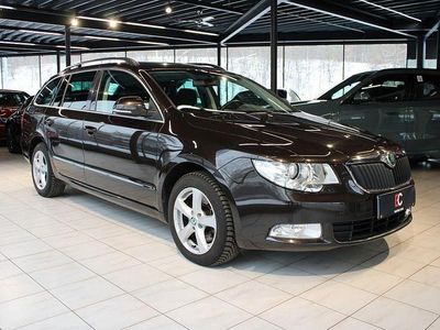 Gebraucht Skoda Superb Family 170 PS (125 kW) 2013 Braun Kombi