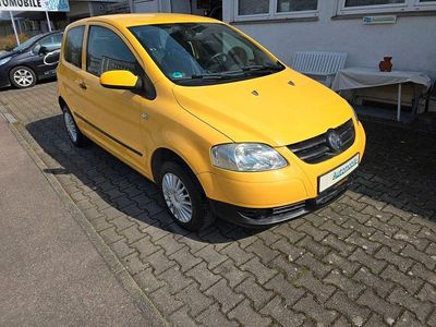 Gebraucht VW Fox Basis 54 PS (39 kW) 2007 Gelb Kleinwagen