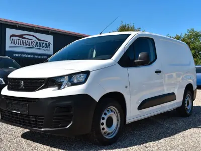 Gebraucht Peugeot Partner 99 PS (72 kW) 2019 Weiß Van / Kleinbus