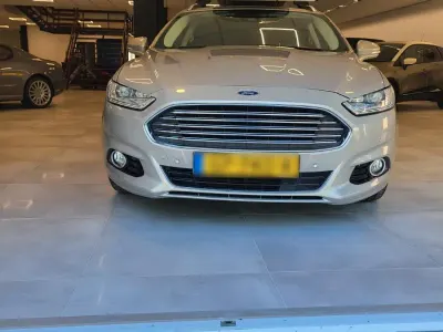 Gebraucht Ford Mondeo Titanium 241 PS (177 kW) 2015 Beige Kombi