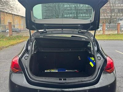 Gebraucht Opel Astra 122 PS (89 kW) 2012 Schwarz Limousine