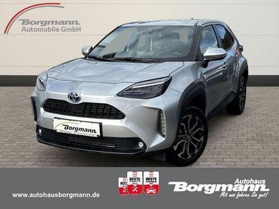 Silber Gebraucht 2024 Toyota Yaris Cross Team SUV | 27.490 € (Etwas zu teuer)