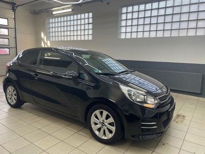 Gebraucht 2016 Kia Rio DREAM-TEAM Edition Limousine | 7.400 € (Fairer Preis)