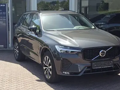 Gebraucht Volvo XC60 Plus 197 PS (144 kW) 2022 Grau SUV