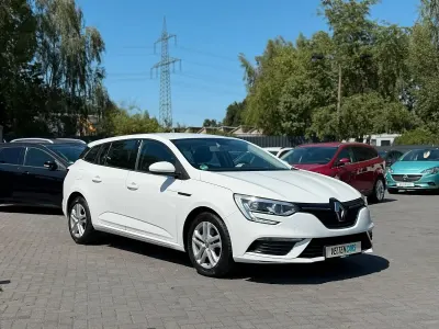 Gebraucht Renault Mégane GrandTour Play 101 PS (74 kW) 2017 Weiß Kombi