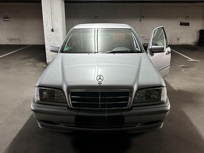 Mercedes C200