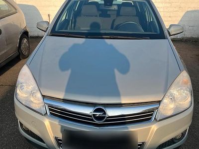 Gebraucht Opel Astra 105 PS (77 kW) 2007 Grau Limousine