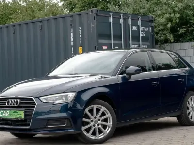 Gebraucht Audi A3 Sportback Design 116 PS (85 kW) 2019 Kosmosblau Kleinwagen