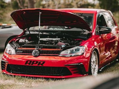 Rot Gebraucht 2013 VW Golf VII GTI Kleinwagen | 17.000 €