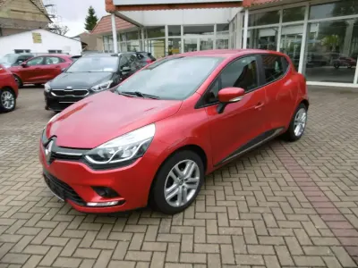 Gebraucht Renault Clio IV Expression 73 PS (53 kW) 2017 Feuerrot Kleinwagen