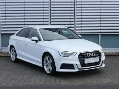 Gebraucht Audi A3 Ambiente 150 PS (110 kW) 2019 Weiß Limousine