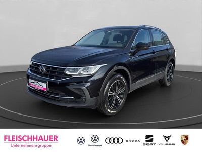 Gebraucht VW Tiguan Active 245 PS (180 kW) 2022 Weiss SUV