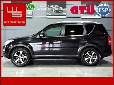 Gebraucht SsangYong Rexton Sapphire 178 PS (130 kW) 2016 Schwarz (metallic) SUV