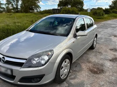 Używany Opel Astra 105 KM (77 kW) 2006 Szary Hatchback