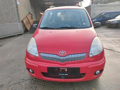 Rot Gebraucht 2005 Toyota Yaris Verso Van / Kleinbus | 2.200 € (Guter Preis)