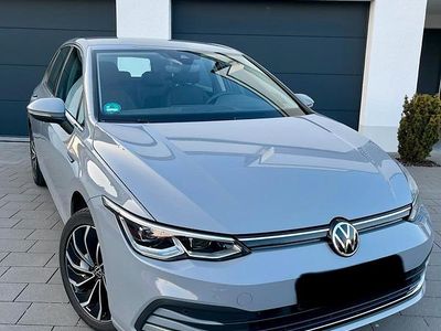 Gebraucht VW Golf VII Style 150 PS (110 kW) 2020 Grau Limousine