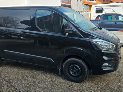 Second-hand Ford Transit Custom Trend 131 CP (96 kW) 2020 Negru Monovolum