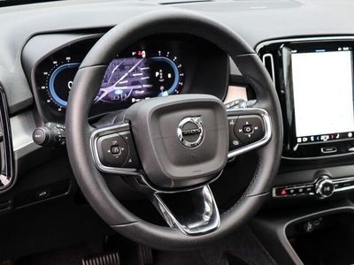 Gebraucht Volvo XC40 Plus 197 PS (144 kW) 2023 Weiß SUV