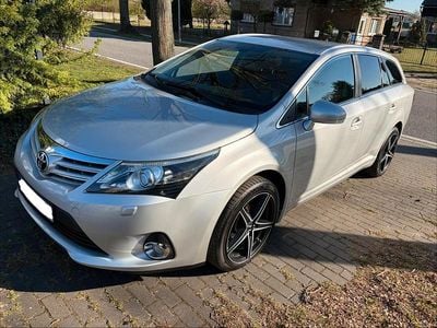 Gebraucht Toyota Avensis 147 PS (108 kW) 2012 Silber Kombi