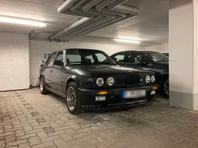 Gebraucht BMW 325 170 PS (125 kW) 1987 Schwarz Limousine