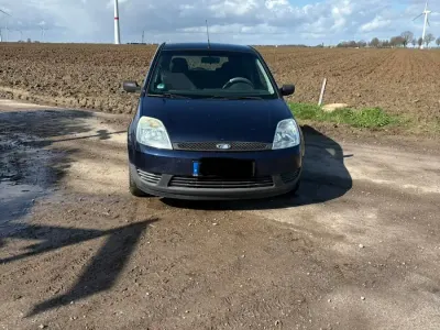 Gebraucht Ford Fiesta 75 PS (55 kW) 2004 Blau Kleinwagen