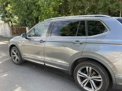 Gebraucht VW Tiguan Allspace Highline 190 PS (139 kW) 2019 Grau SUV