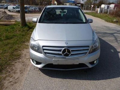 Gebraucht Mercedes B180 Edition 109 PS (80 kW) 2013 Silber Van / Kleinbus