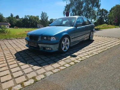 Gebraucht BMW 323 Sport Line 171 PS (125 kW) 1996 Grün Limousine