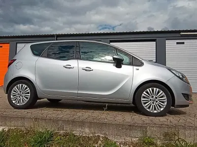 Gebraucht Opel Meriva Business 120 PS (88 kW) 2014 Silber Van / Kleinbus