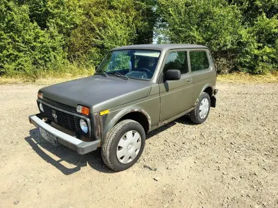 Gebraucht Lada niva 83 PS (61 kW) 2013 Andere farben SUV