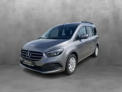 Gebraucht Mercedes T180 Progressive 131 PS (96 kW) 2025 Grau Van / Kleinbus