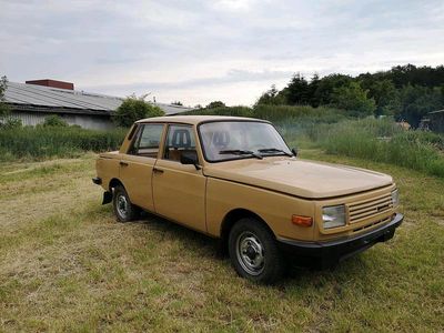 Gelb Gebraucht 1986 Wartburg 353 Limousine | 4.700 €