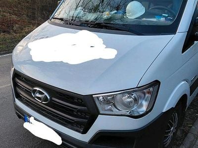 Second-hand Hyundai H 350 150 CP (110 kW) 2015 Alb Van