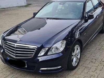 Blau Gebraucht 2012 Mercedes E200 Avantgarde Limousine | 8.700 € (Fairer Preis)