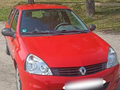 Używany Renault Clio IV Campus 75 KM (55 kW) 2012 Czerwony Hatchback