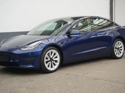 Usata Tesla Model 3 Long Range AWD 366 kW (498 CV) 2022 Blu Berlina