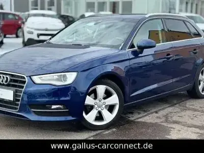 Usado Audi A3 Ambiente 150 HP (110 kW) 2016 Azul Sedan