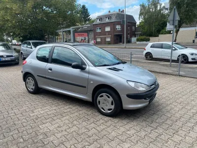Gebraucht Peugeot 206 Filou 60 PS (44 kW) 2000 Silber Limousine
